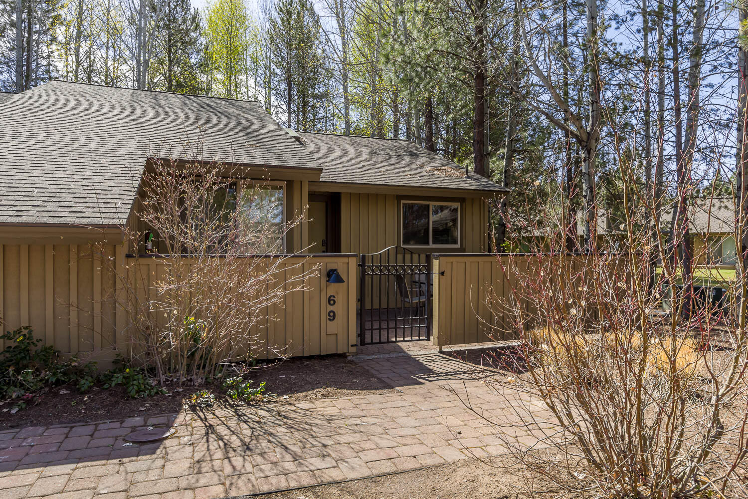 Quelah Condos - Residential