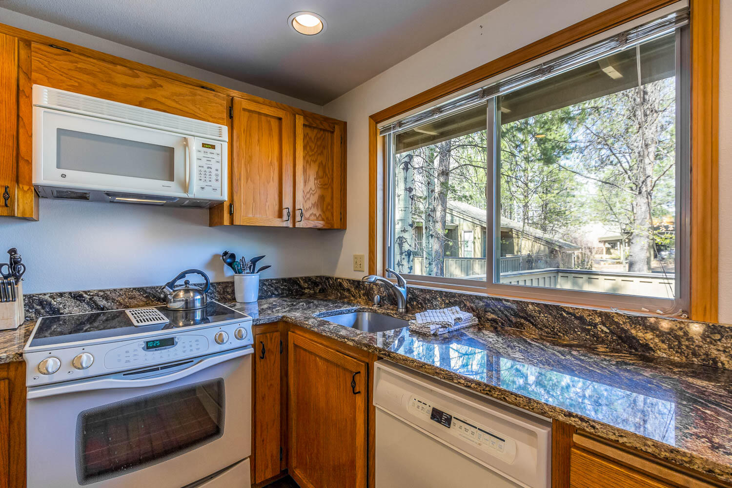 Quelah Condos - Residential