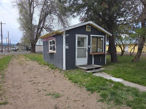 Tiny photo for 31663 Oregon 70, Bonanza, OR 97623 (MLS # 220220191)