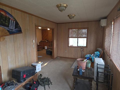 Tiny photo for 31663 Oregon 70, Bonanza, OR 97623 (MLS # 220220191)