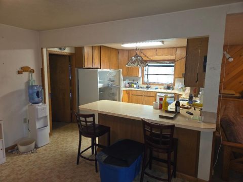 Tiny photo for 31663 Oregon 70, Bonanza, OR 97623 (MLS # 220220191)