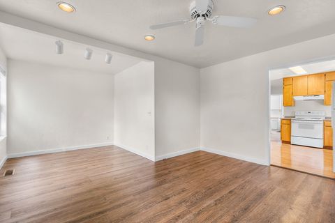 Tiny photo for 640 NW Delaware Avenue, Bend, OR 97703 (MLS # 220219876)