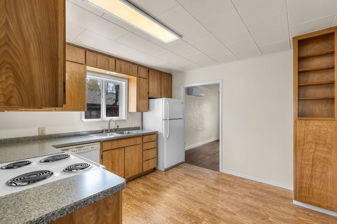 Tiny photo for 640 NW Delaware Avenue, Bend, OR 97703 (MLS # 220219876)