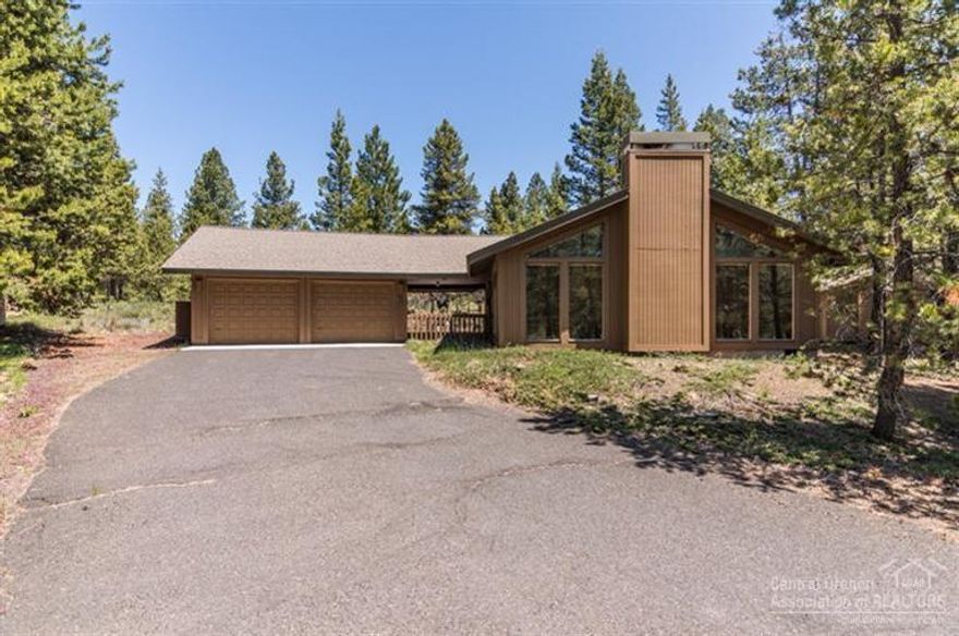 Location is everything, this comfortable home is nestled in the heart of Sunriver. Close to Fort Rock Park, easy access to the SHARC, the Sunriver Lodge and the Deschutes River. Single level, Great room design, exposed wood beams, natural stone wall behind cozy woodstove. Abundance of natural light. Updated, including the kitchen and bathrooms with tile, fixtures, floorings and appliances. Well maintained. Private Hot tub with access from the Master. Covered outdoor living space. A/C. Fully furnished.