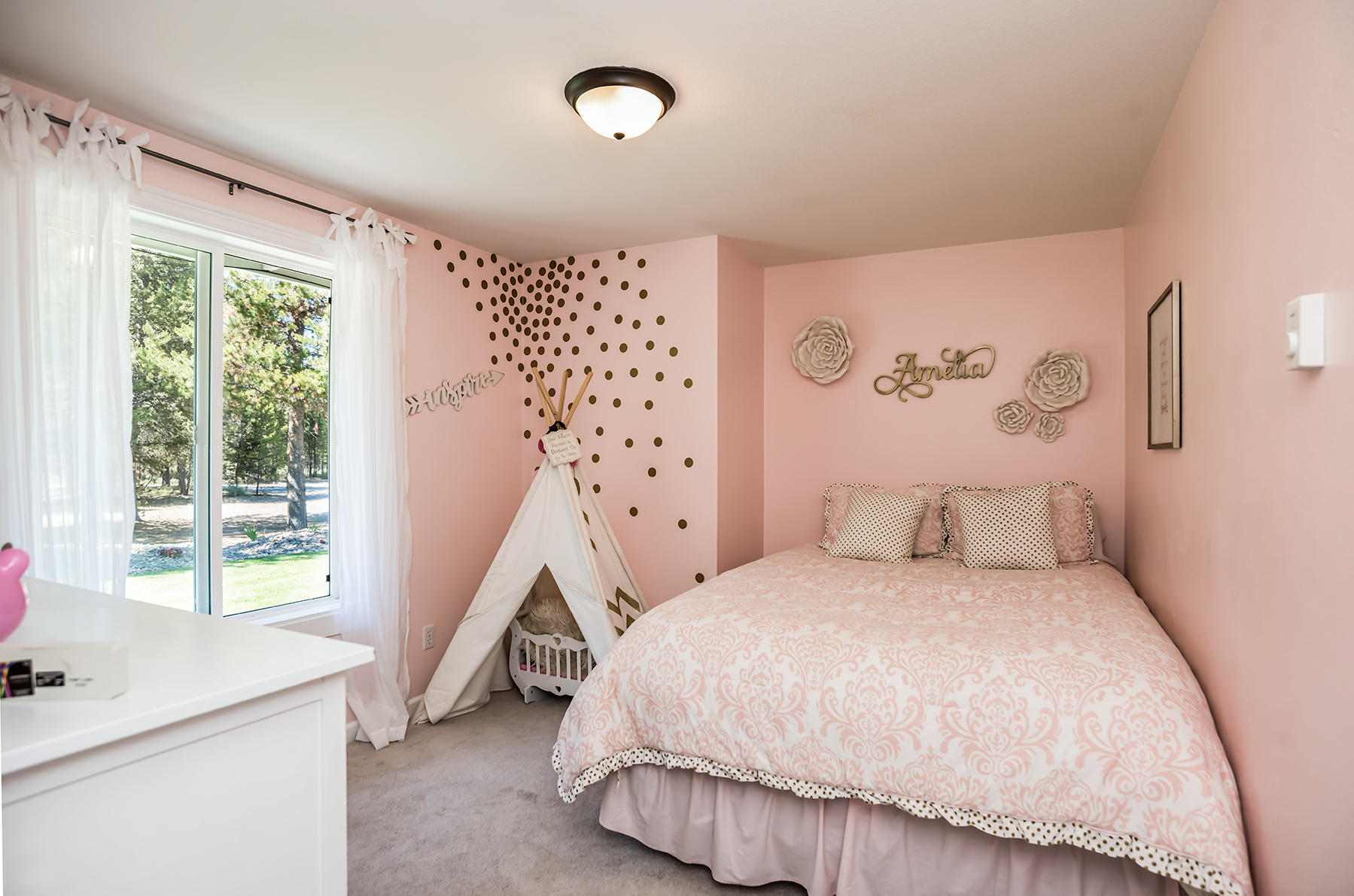 Los Pinos - Residential