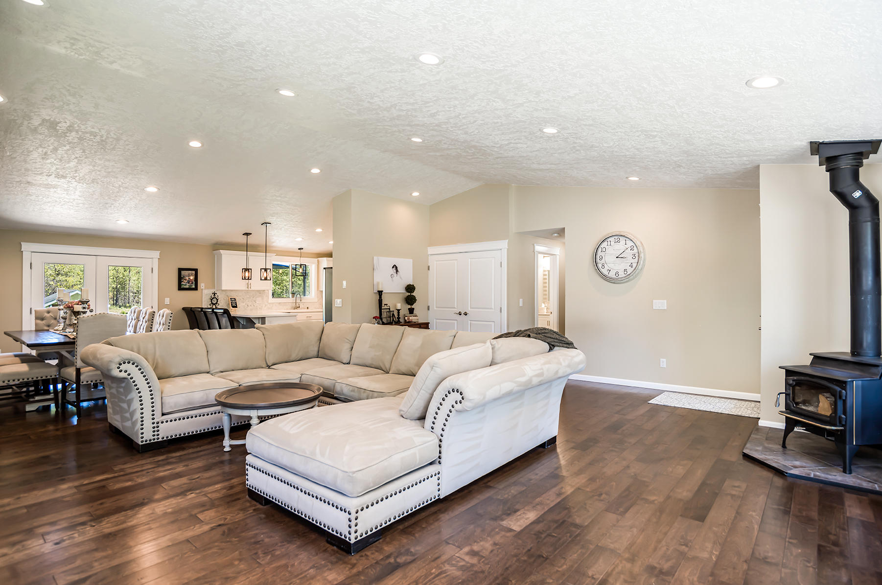 Los Pinos - Residential