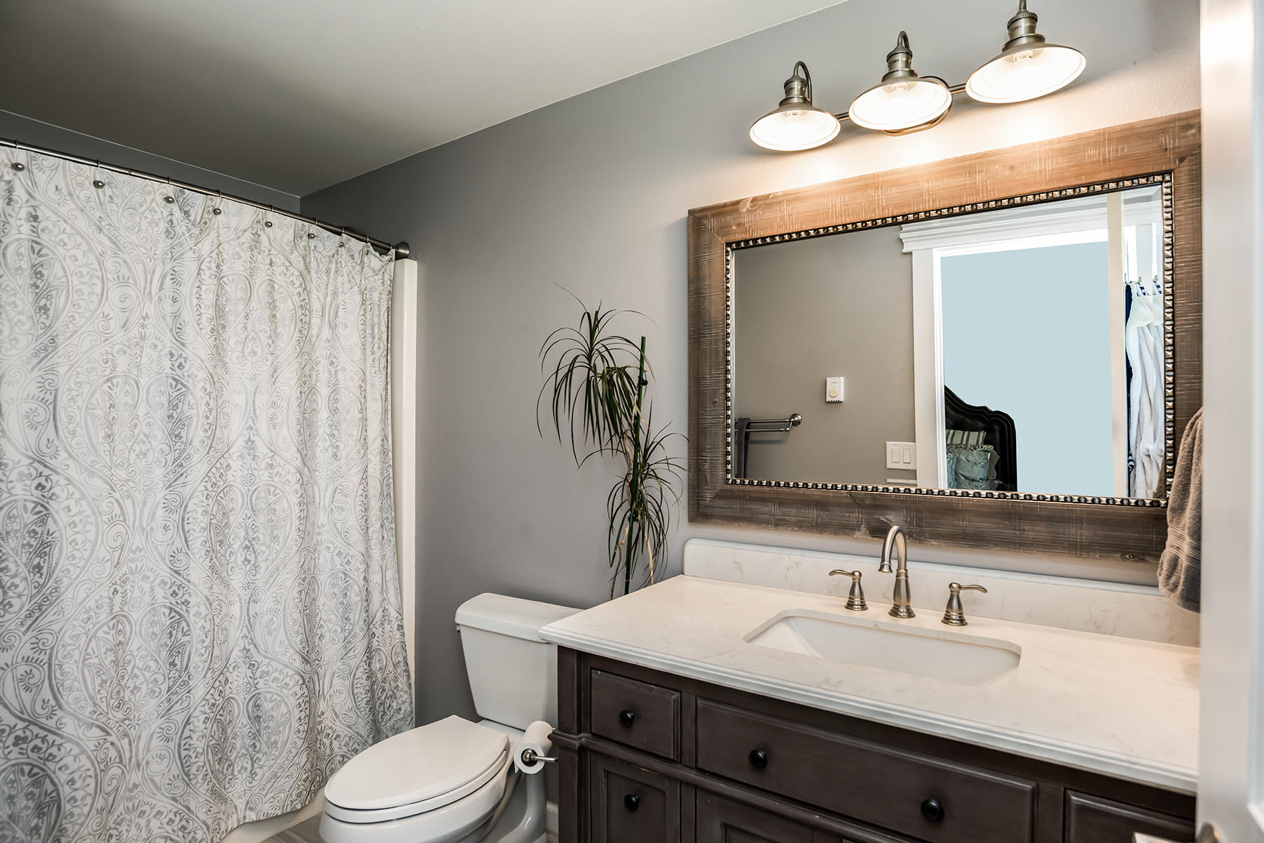 Los Pinos - Residential