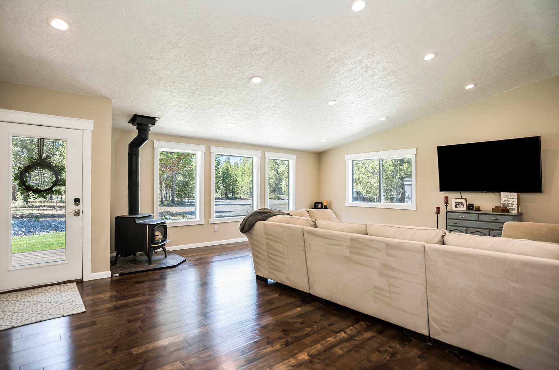 Los Pinos - Residential