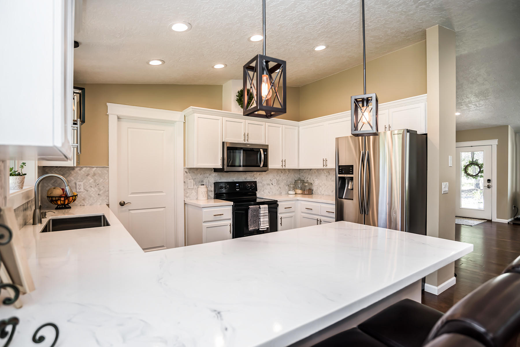 Los Pinos - Residential