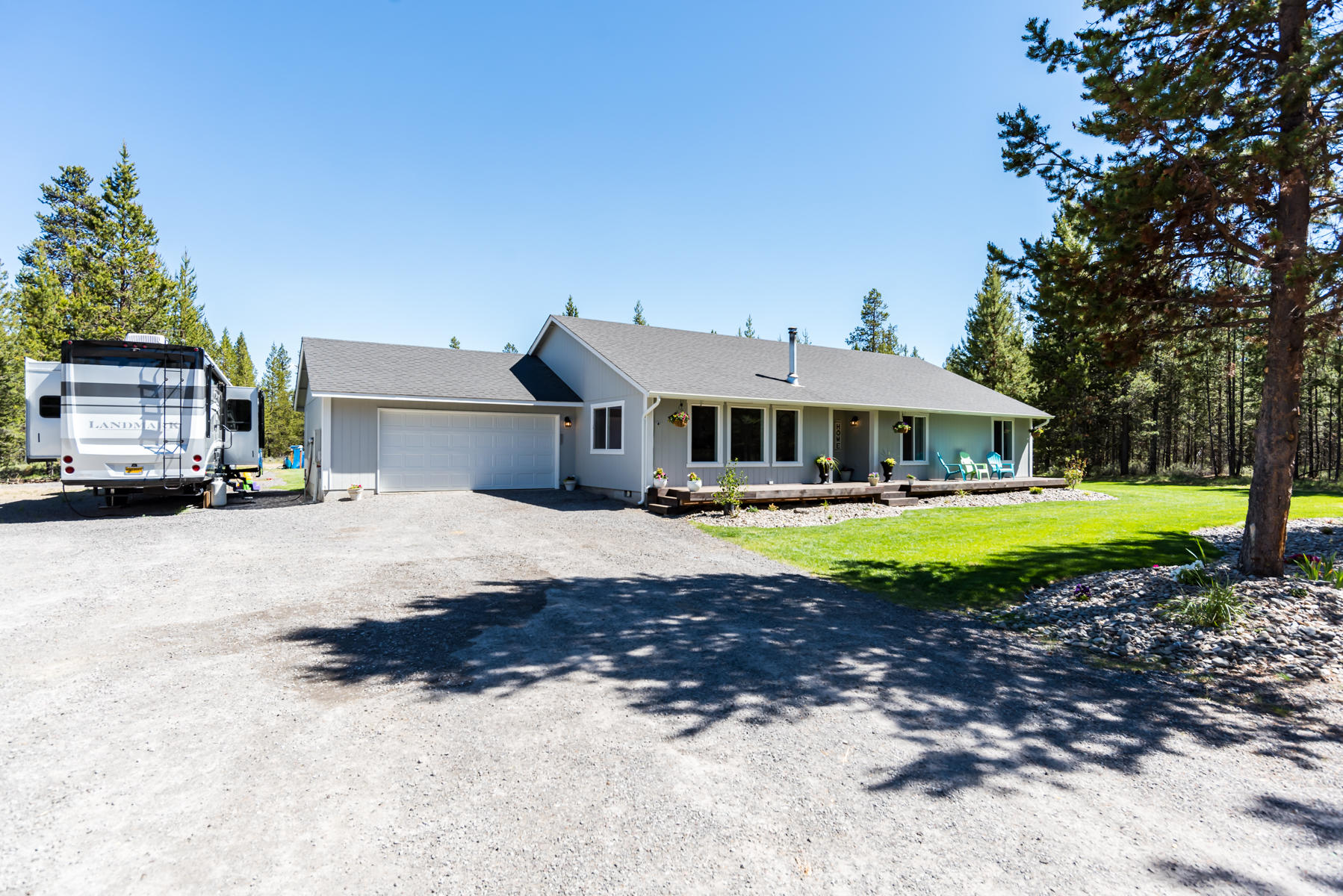 Los Pinos - Residential