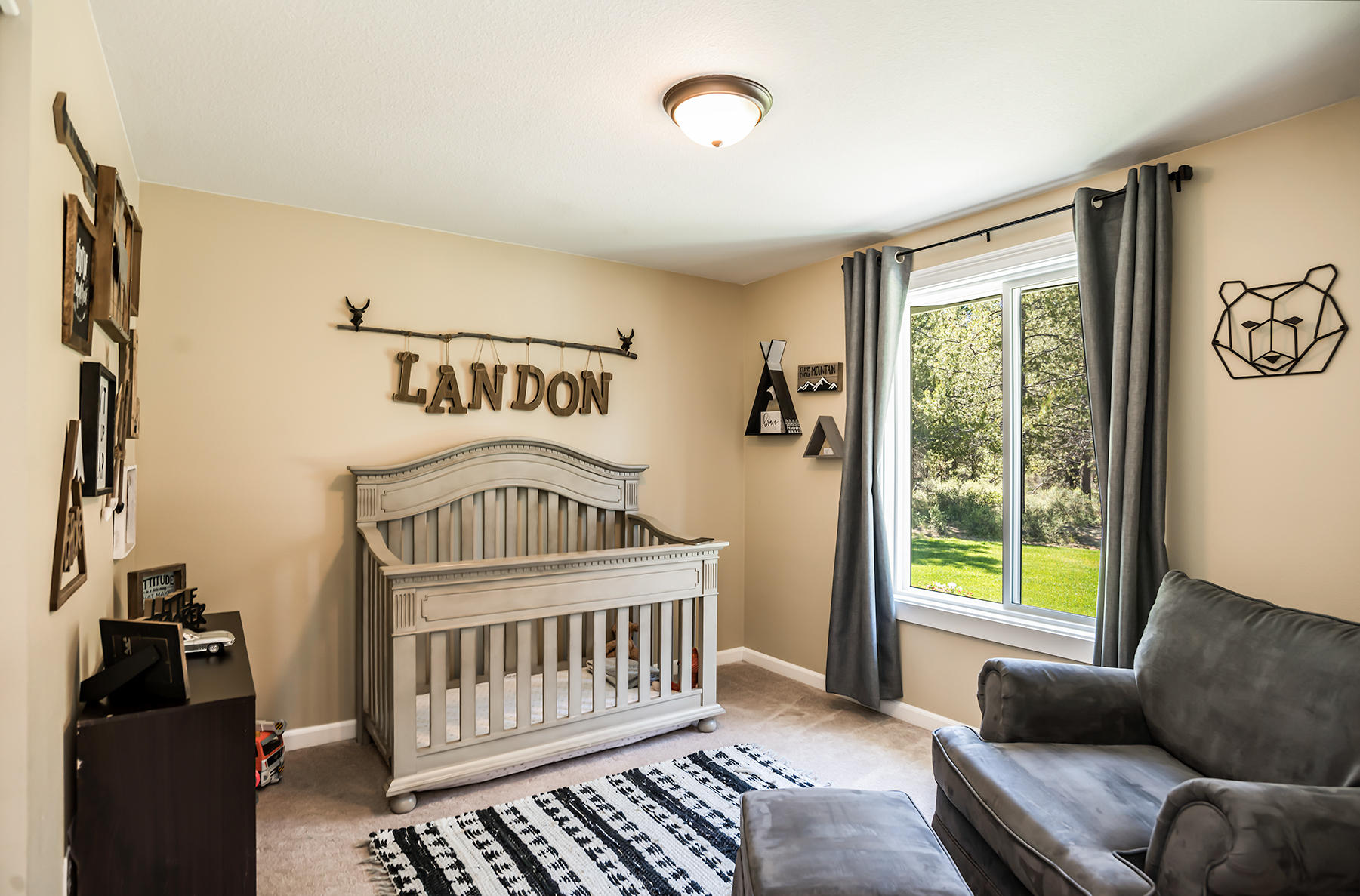 Los Pinos - Residential