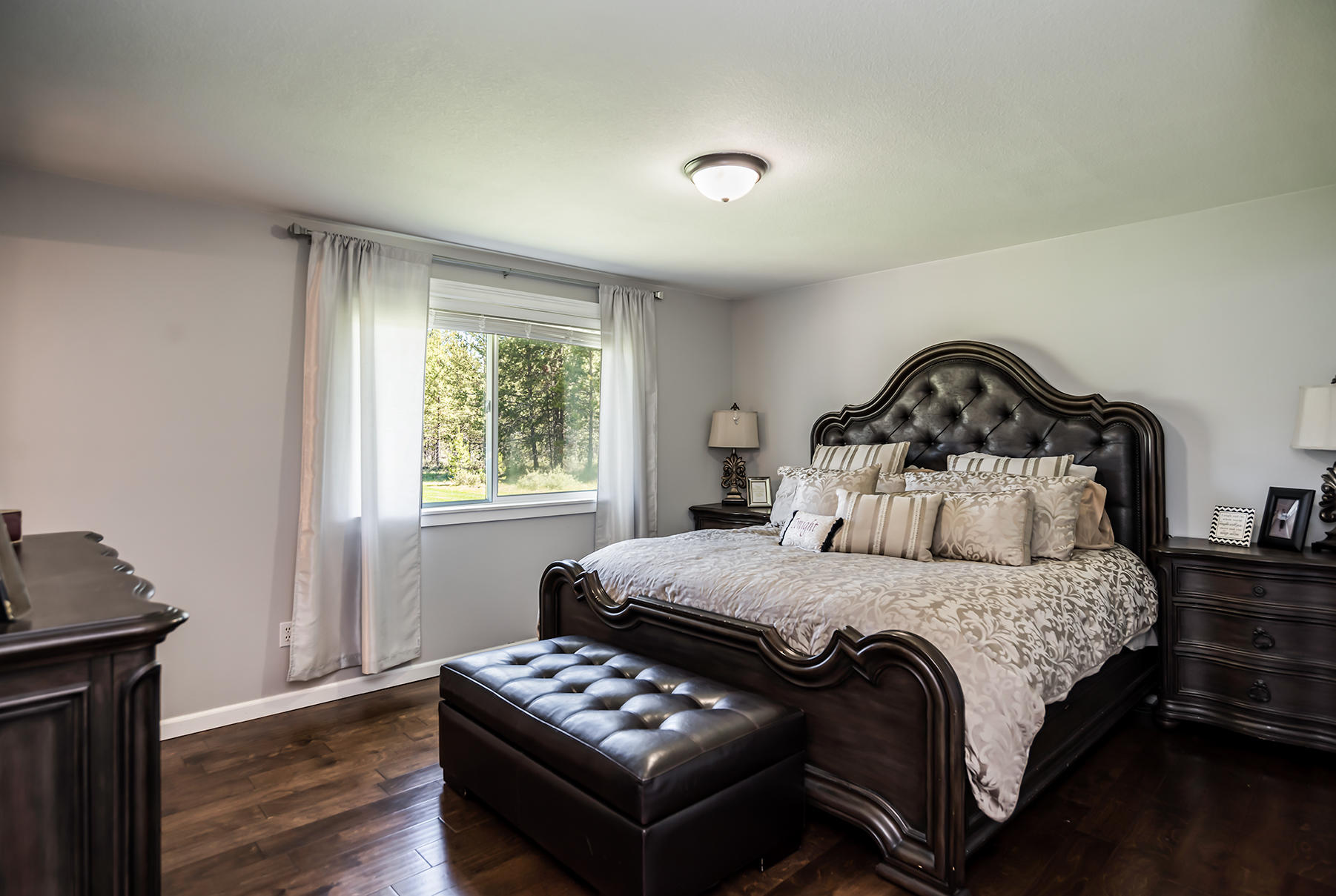 Los Pinos - Residential