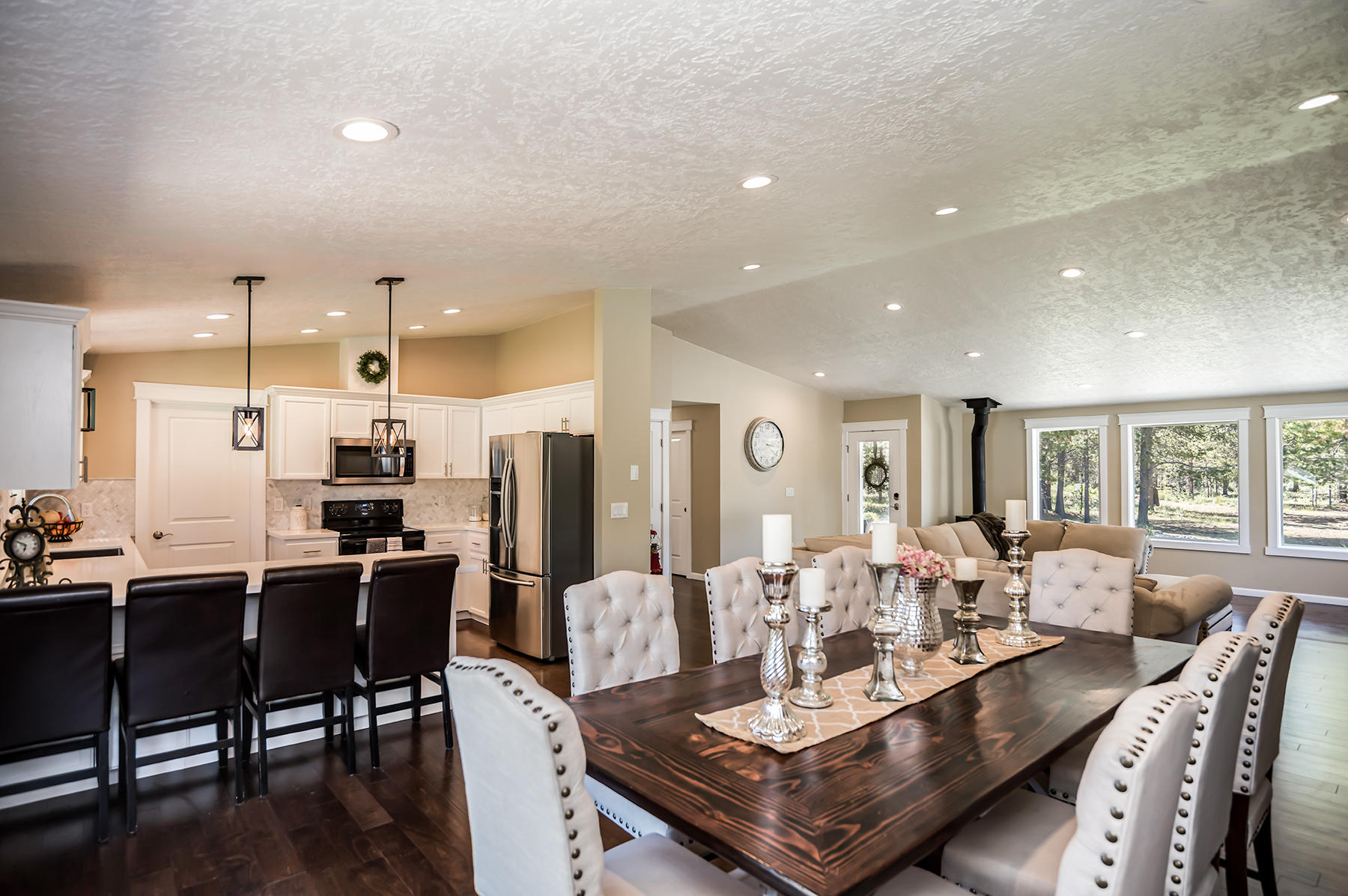 Los Pinos - Residential