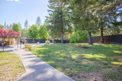 Tiny photo for 255 Queens Branch Road, Rogue River, OR 97537 (MLS # 220217661)