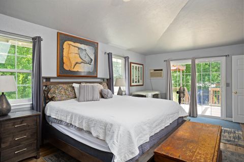 Tiny photo for 255 Queens Branch Road, Rogue River, OR 97537 (MLS # 220217661)