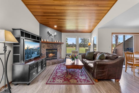 Tiny photo for 17810 W Core Road #28, Sunriver, OR 97707 (MLS # 220227048)