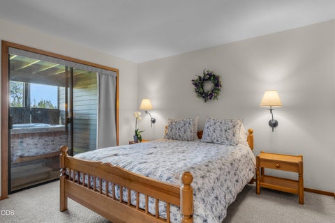 Tiny photo for 17810 W Core Road #28, Sunriver, OR 97707 (MLS # 220227048)