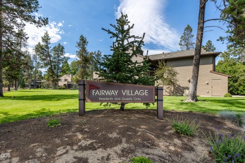 Tiny photo for 17810 W Core Road #28, Sunriver, OR 97707 (MLS # 220227048)