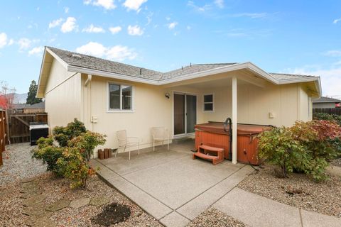 Tiny photo for 908 Blossom Court, Medford, OR 97501 (MLS # 220211672)