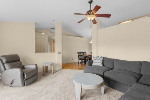 Tiny photo for 908 Blossom Court, Medford, OR 97501 (MLS # 220211672)