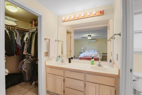 Tiny photo for 908 Blossom Court, Medford, OR 97501 (MLS # 220211672)