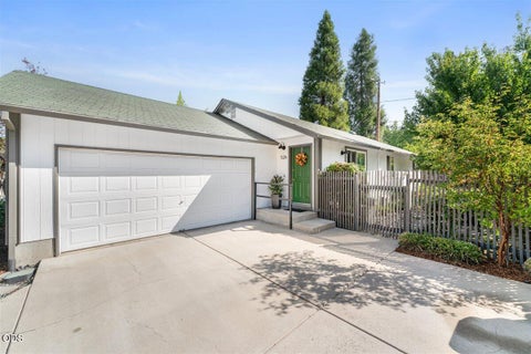 Photo of 526 Bessie Street, Medford, OR 97504 (MLS # 220228914)