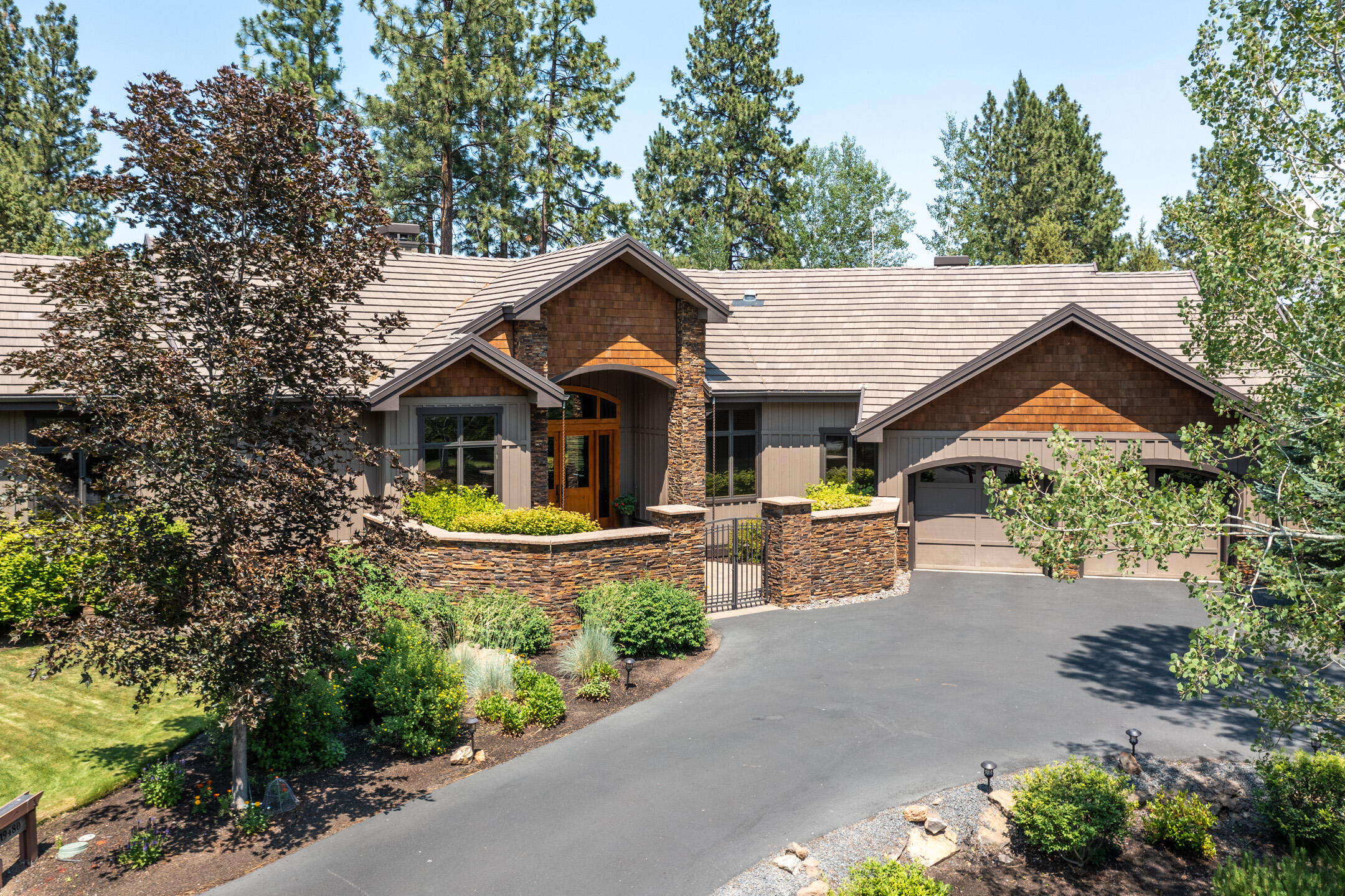 Broken Top - Residential