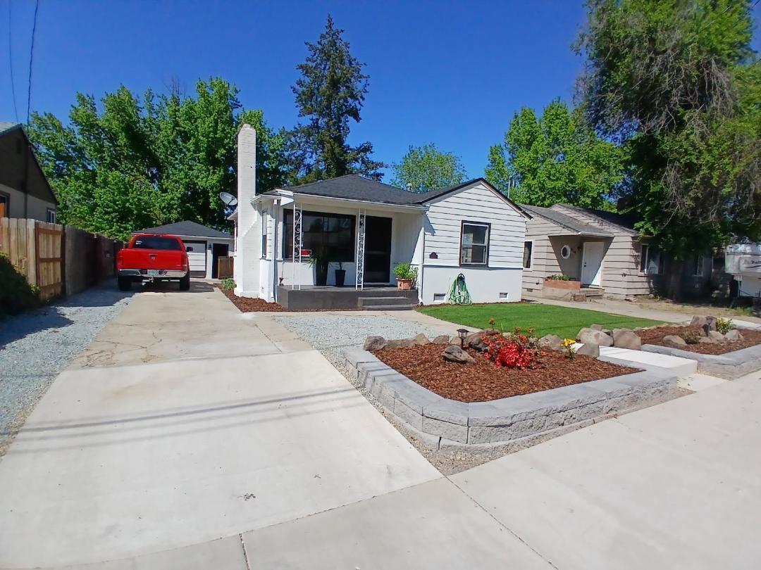 918 W Stewart Avenue
