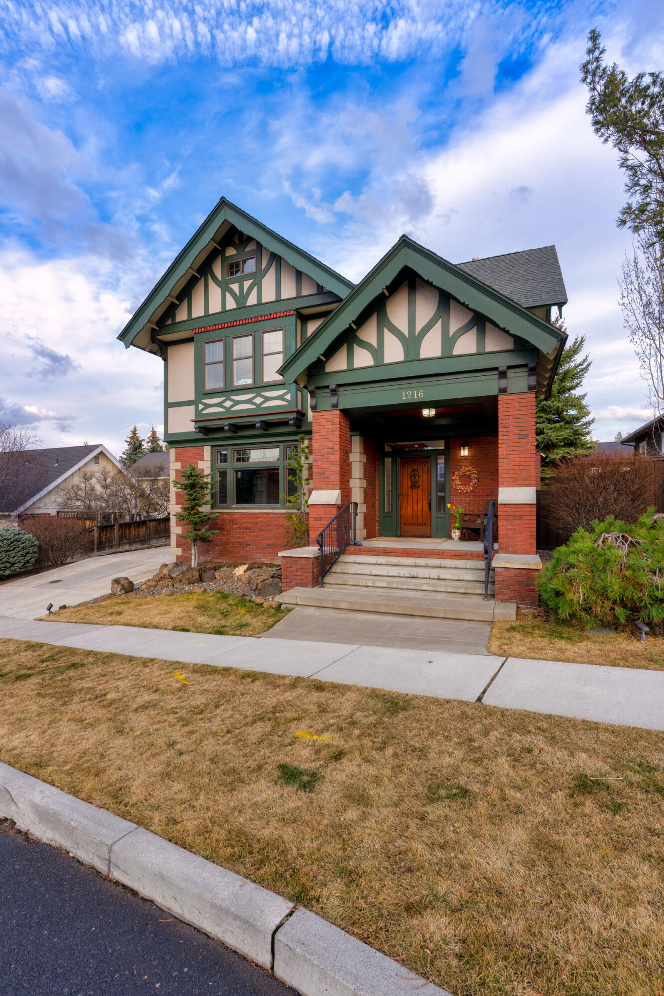 1216 SW Bryanwood Place