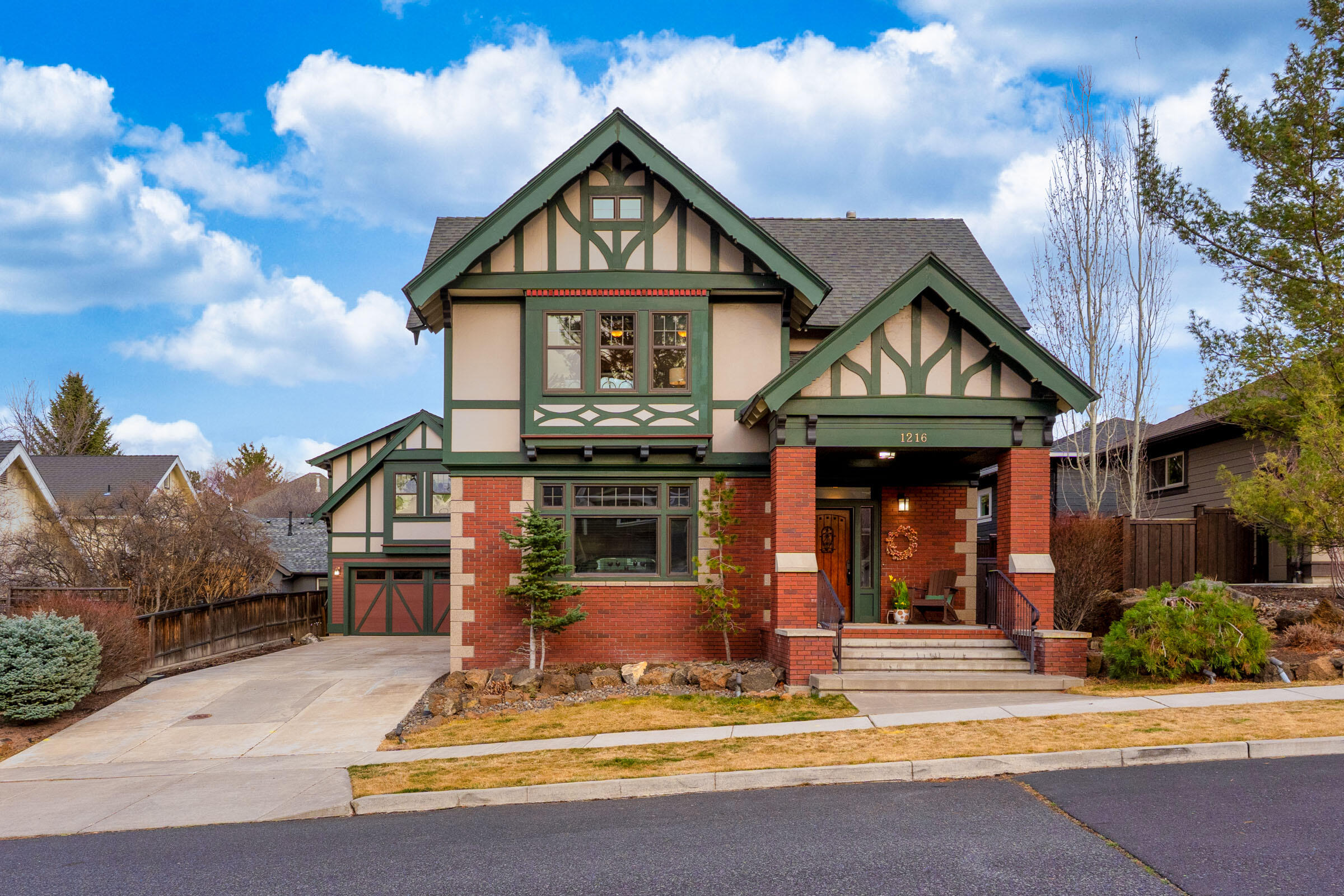 1216 SW Bryanwood Place