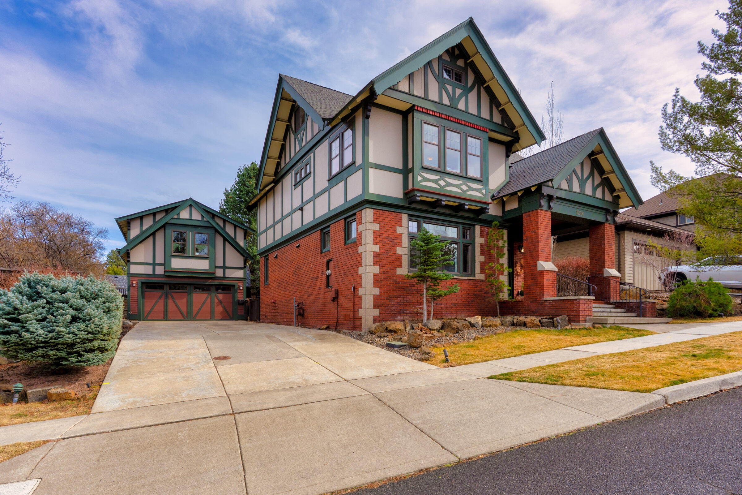 1216 SW Bryanwood Place