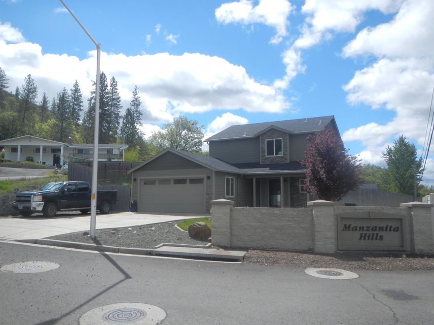 Great 2013-built home in new subdivision. 1,664-Sq. ft., 3-bedroom, 2.5-bath home with RV parking. Open floor plan with 3-nice sized bedrooms upstairs. The kitchen has granite counters, stainless steel appliances, pantry and large eating bar. Bathrooms have neutral colored granite and tile flooring. This property includes a second lot, for a nice big yard and extra parking. Property is fenced. This is on a community water system with irrigation from the river in the summer. This is a great family home.