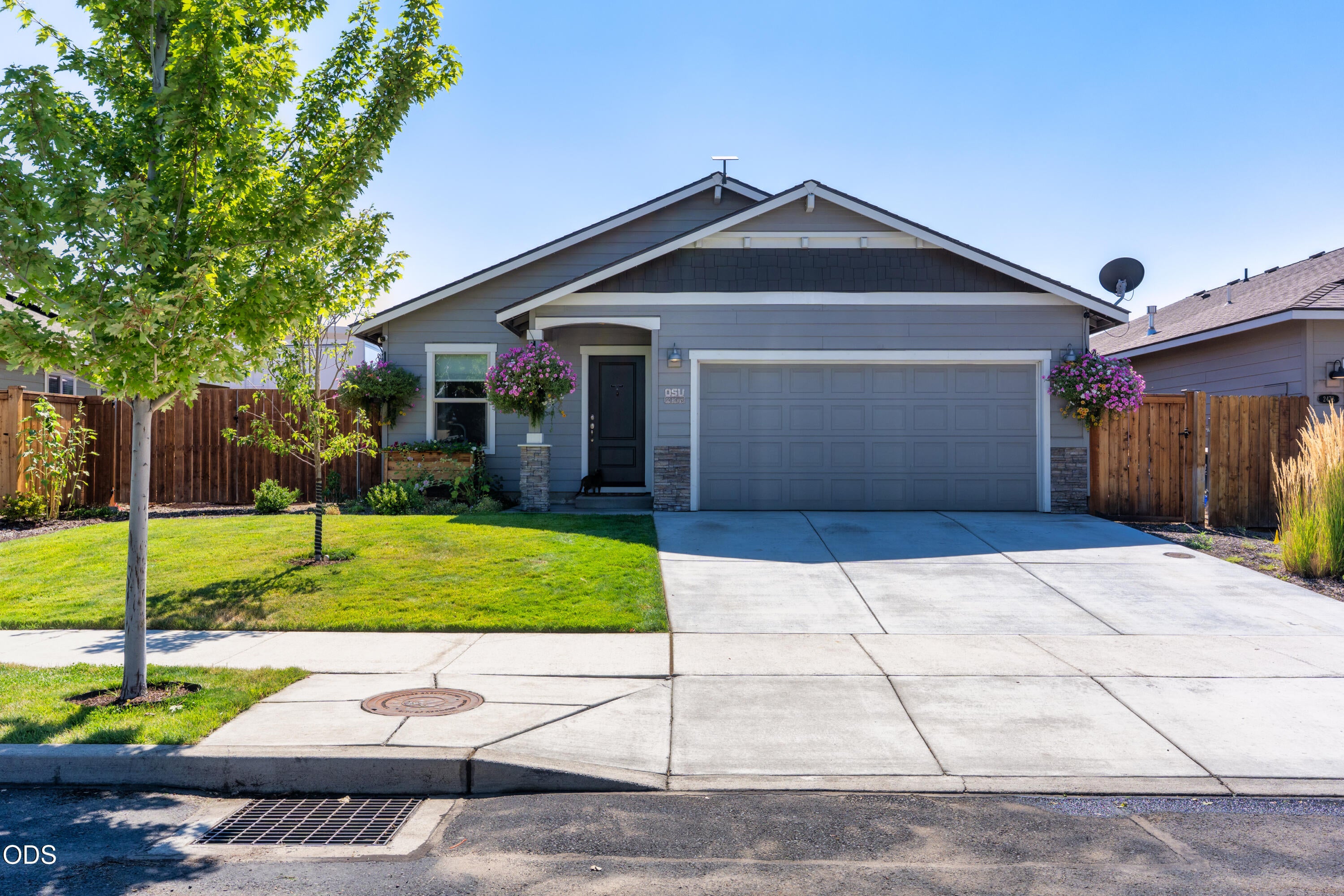 2466 SW Metolius Avenue