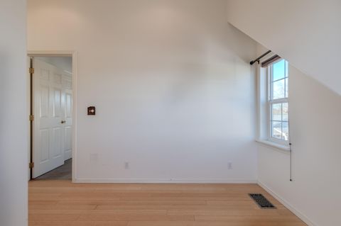 Tiny photo for 246 9th St Alley, Ashland, OR 97520 (MLS # 220212065)