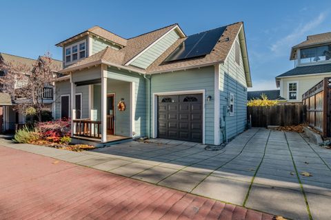 Tiny photo for 246 9th St Alley, Ashland, OR 97520 (MLS # 220212065)