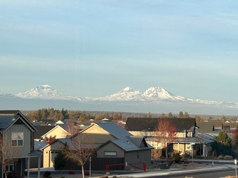 Photo of 4066 SW 39th Street #Lot 32, Redmond, OR 97756 (MLS # 220211386)