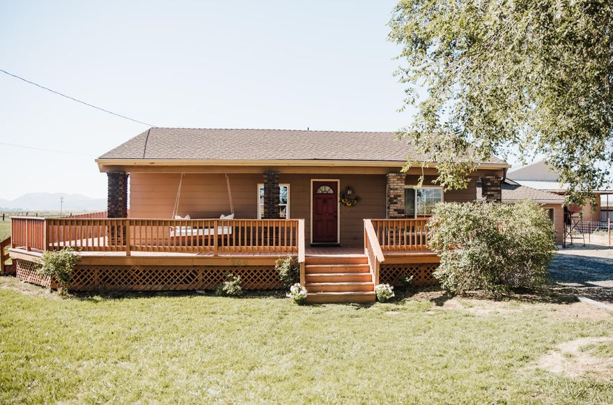 Don't miss this great 5 irrigated acre horse property in Henley district! Home has new interior paint and updates throughout. New electrical panel, spacious living space. Detached 2 car garage with large tack room, indoor round pen. 2 acres has been laser leveled for flood irrigation. 3 acres fenced and cross fenced.