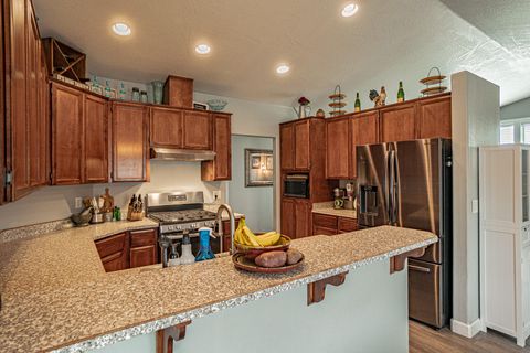 Tiny photo for 514 Coventry Court, Eagle Point, OR 97524 (MLS # 220220107)