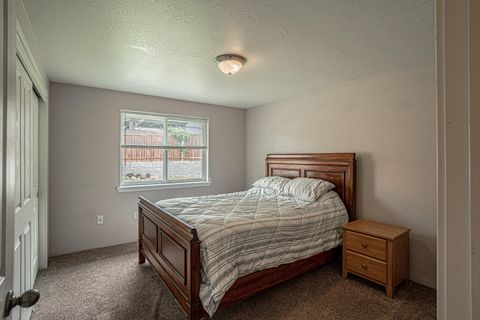 Tiny photo for 514 Coventry Court, Eagle Point, OR 97524 (MLS # 220220107)