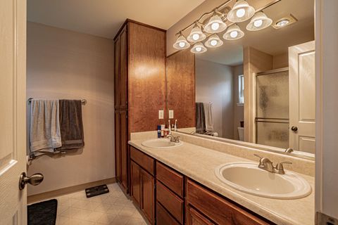 Tiny photo for 514 Coventry Court, Eagle Point, OR 97524 (MLS # 220220107)