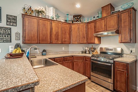 Tiny photo for 514 Coventry Court, Eagle Point, OR 97524 (MLS # 220220107)