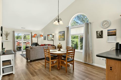 Tiny photo for 1224 N Modoc Avenue #33, Medford, OR 97504 (MLS # 220219333)