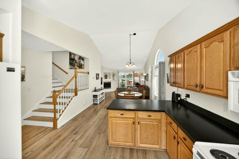 Tiny photo for 1224 N Modoc Avenue #33, Medford, OR 97504 (MLS # 220219333)