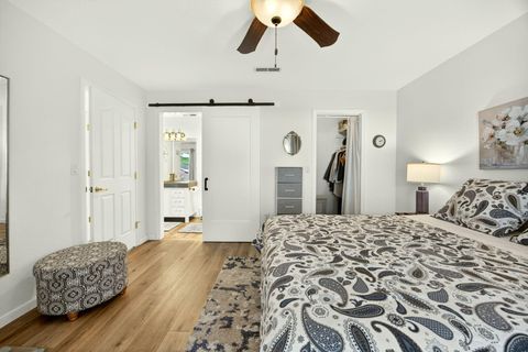 Tiny photo for 1224 N Modoc Avenue #33, Medford, OR 97504 (MLS # 220219333)