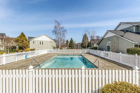 Tiny photo for 1224 N Modoc Avenue #33, Medford, OR 97504 (MLS # 220219333)