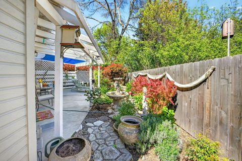 Tiny photo for 1224 N Modoc Avenue #33, Medford, OR 97504 (MLS # 220219333)