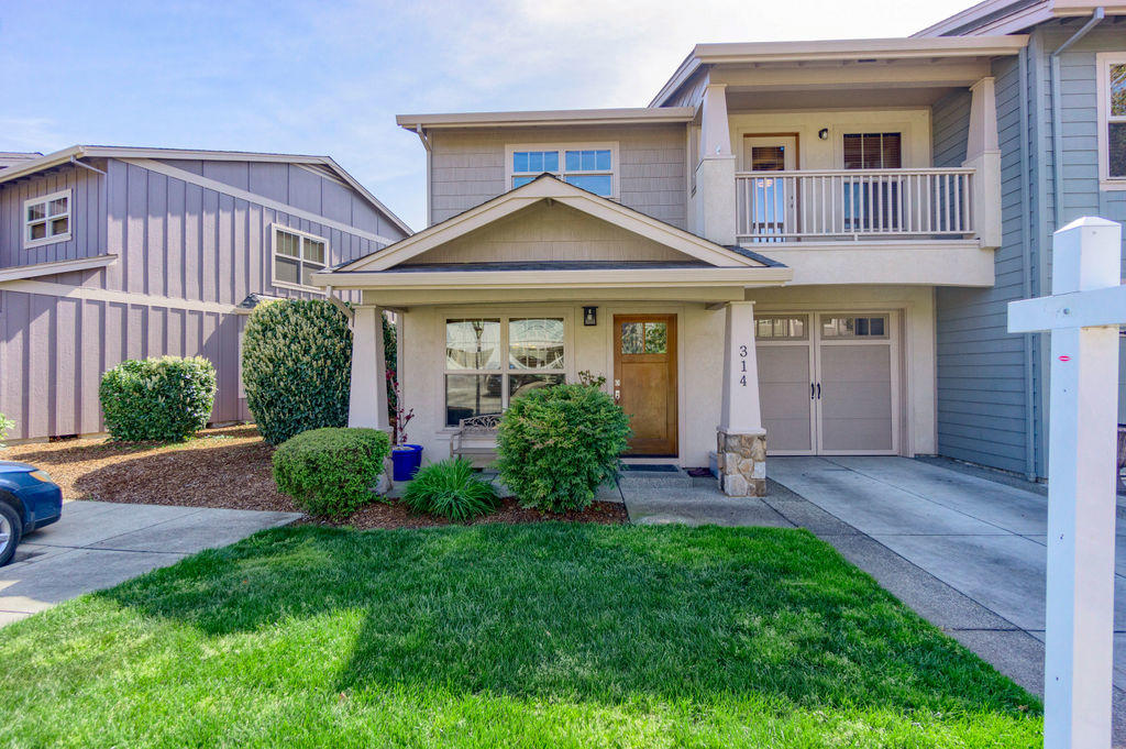 Alderwood Townhomes - Residential