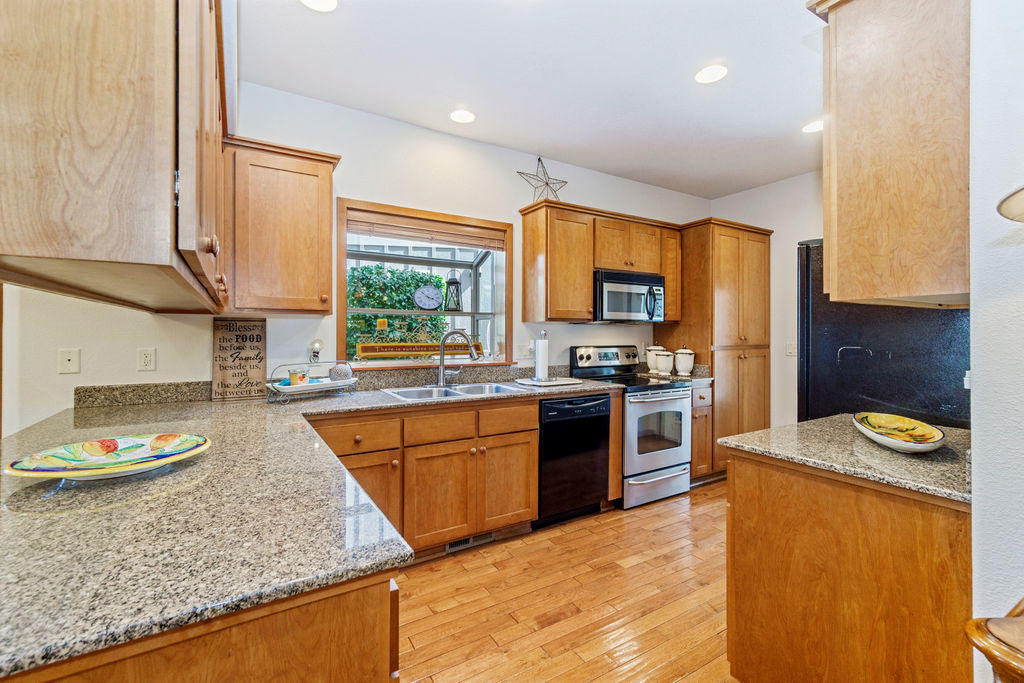 Alderwood Townhomes - Residential
