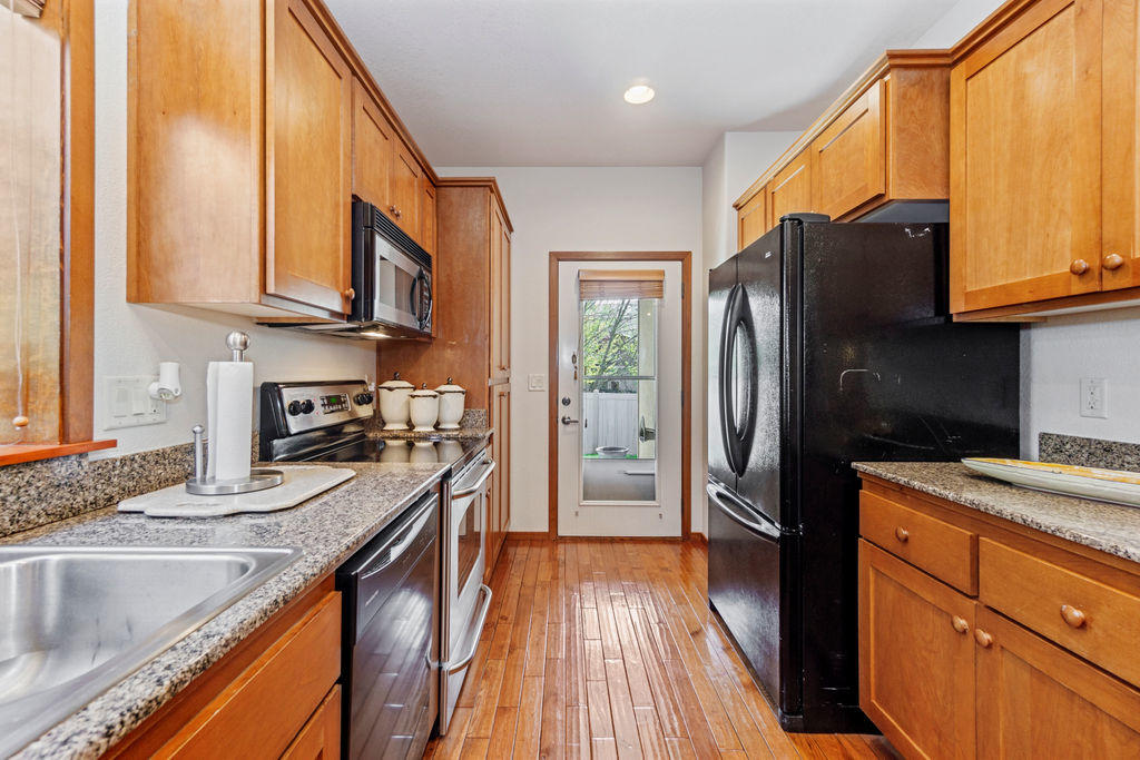 Alderwood Townhomes - Residential