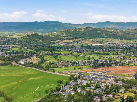 Tiny photo for 620 Vista Park Drive, Eagle Point, OR 97524 (MLS # 220219783)